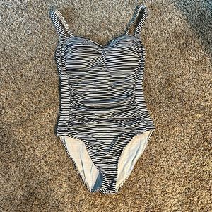 One piece swim suit
